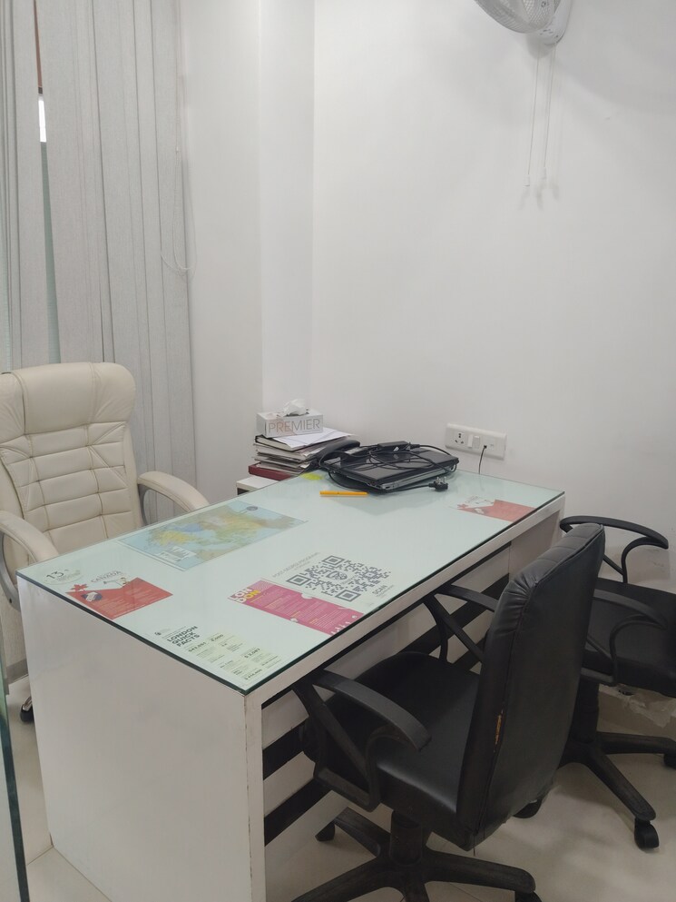 Team Area, netaji subhash place Commercial Office Space 639 Sq.Ft. In Netaji Subhash Place Delhi 8955292