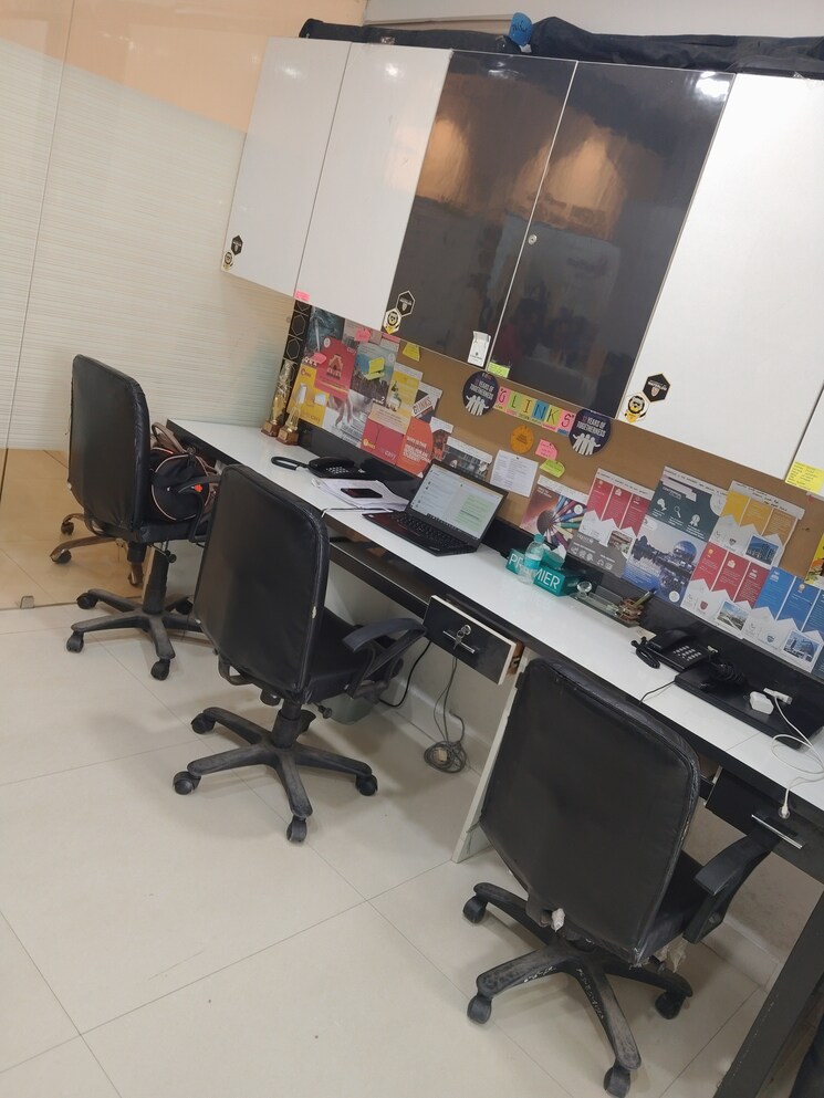 Team Area, netaji subhash place Commercial Office Space 639 Sq.Ft. In Netaji Subhash Place Delhi 8955292