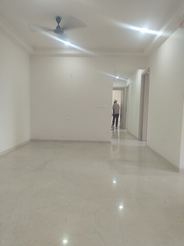 Room in 3 BHK Apartment at Hiranandani Fortune City, New Panvel – for Rent