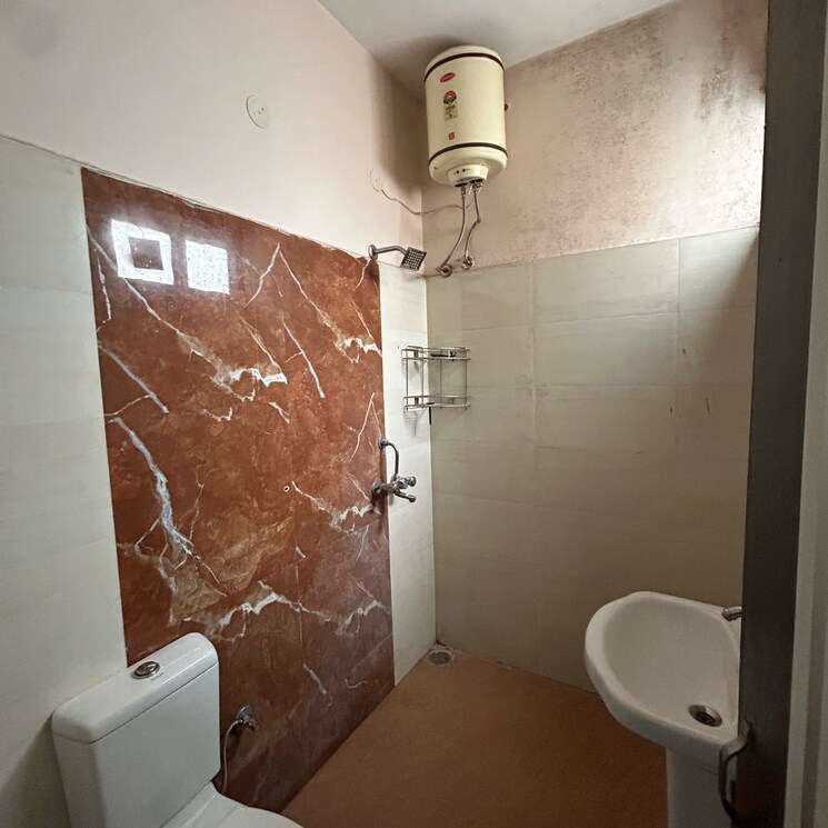 Bathroom, kharar landran road 2 Bedroom 1000 Sq.Ft. Apartment In Kharar Landran Road Mohali 8955331