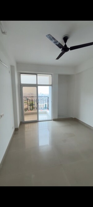 Room in 3 BHK Apartment at Paramount Emotions, Sector 1 Greater Noida – for Sale