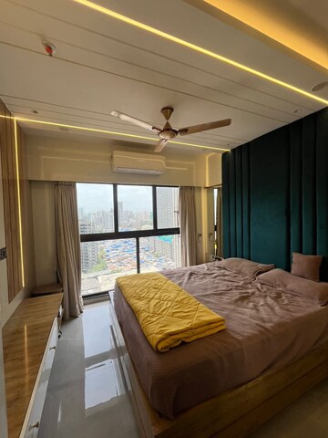 2 BHK Apartment For Rent in Paradigm El Signora, Jogeshwari West