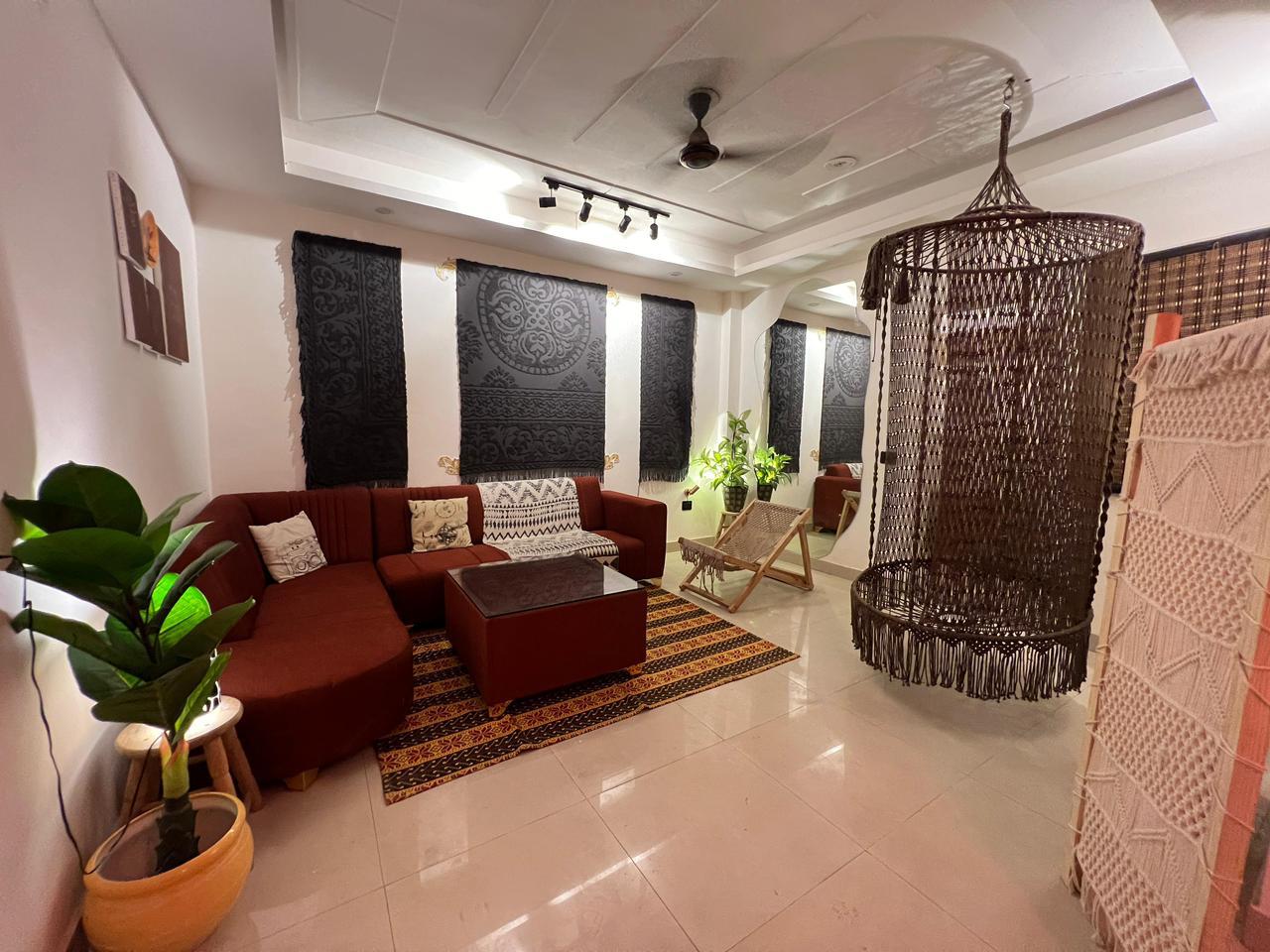 2 BHK Builder Floor For Rent in Saket