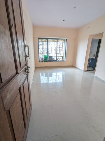 Room in 1 BHK Apartment at Mehta Amrut Angan Phase I, Kalwa – for Rent