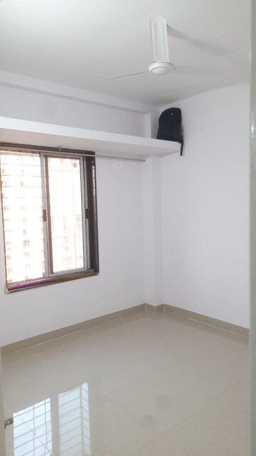 Room in 1 BHK Apartment at Unnat Nagar CHS, Goregaon West – for Rent