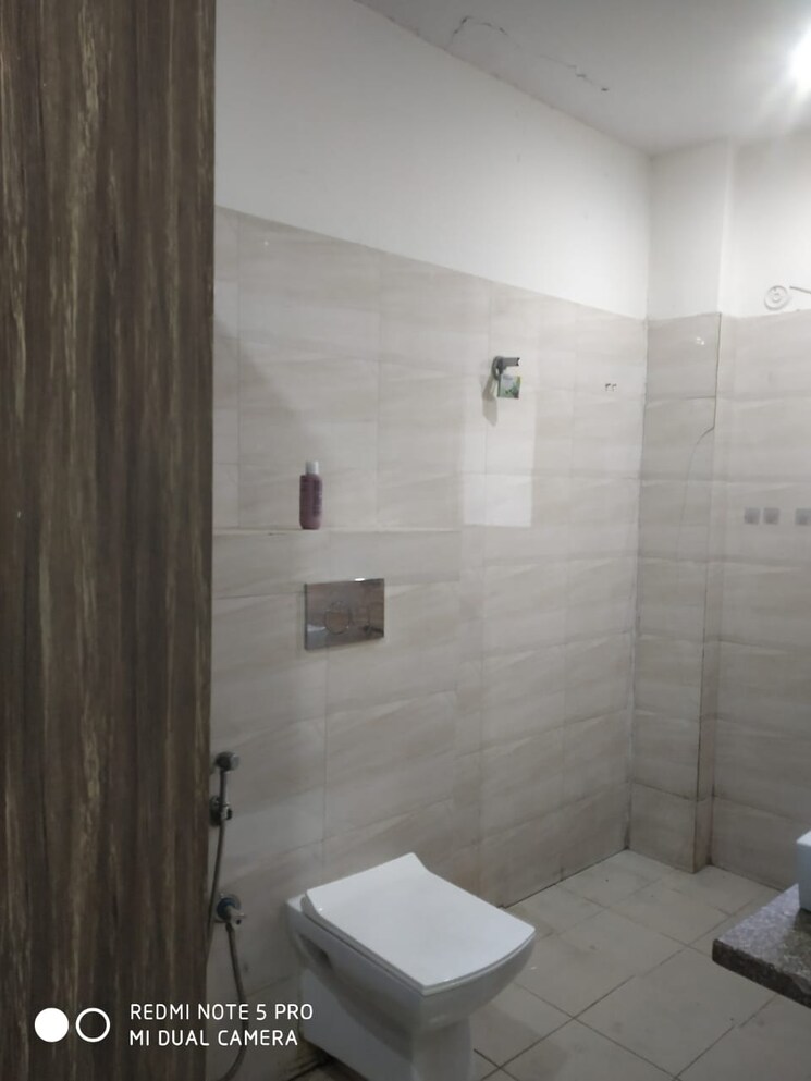 Bathroom, sector 55 3 Bedroom 300 Sq.Yd. Builder Floor In Sector 55 Gurgaon 8955392