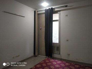 Room in 3 BHK Builder Floor at Sector 55 – for Rent