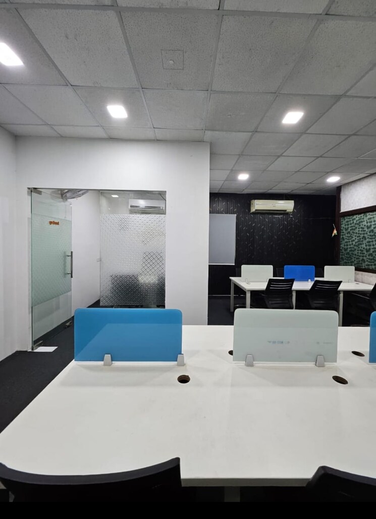 Team Area, urbtech-trade-centre Commercial Office Space 1600 Sq.Ft. In Sector 132 Noida 8955413