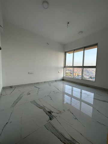 Room in 2 BHK Apartment at Nahar Olivia Powai, Chandivali – for Rent