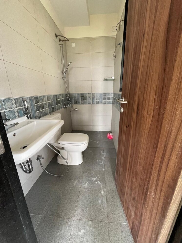 Bathroom, nanded-city-pancham 2 Bedroom 705 Sq.Ft. Apartment In Nanded Pune 8955411