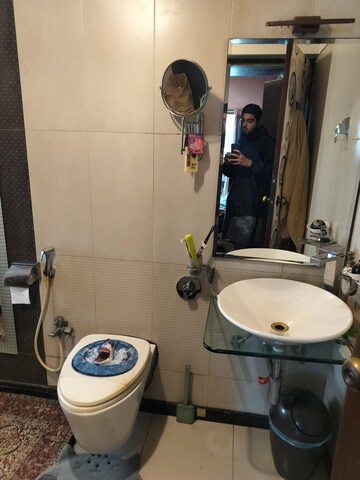 Bathroom in 3 BHK Apartment at New Shiv Shakti Tower, Andheri West – for Sale