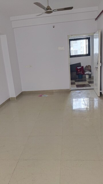 Room in 1 BHK Apartment at Unnat Nagar CHS, Goregaon West – for Rent