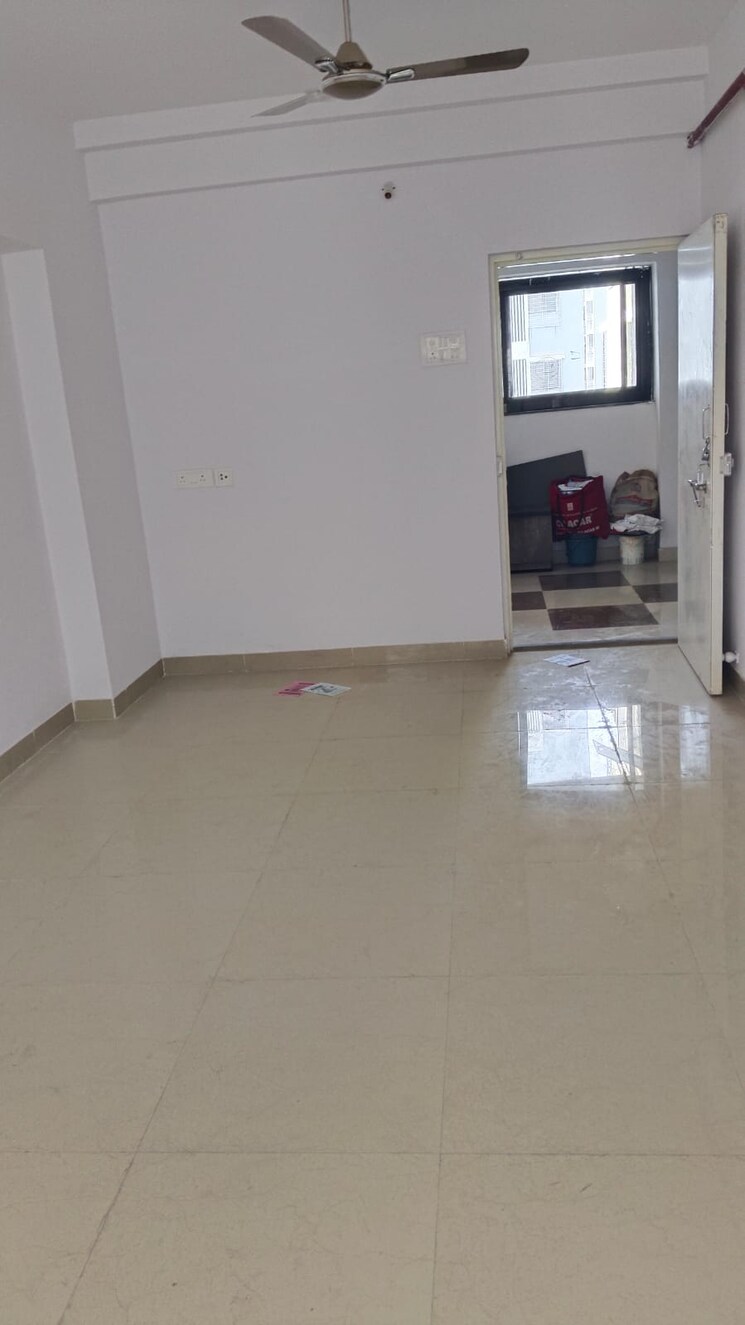 Room, unnat-nagar-chs 1 Bedroom 550 Sq.Ft. Apartment In Goregaon West Mumbai 8955420