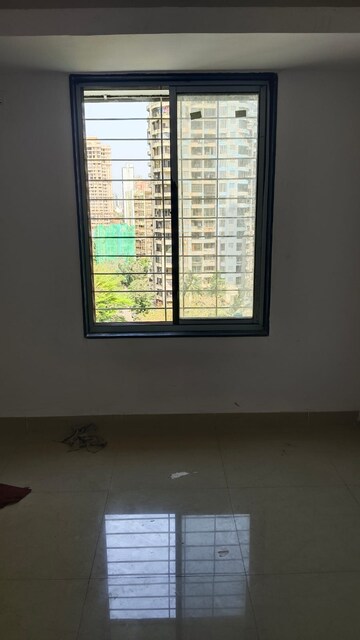 Room in 1 BHK Apartment at Unnat Nagar CHS, Goregaon West – for Rent