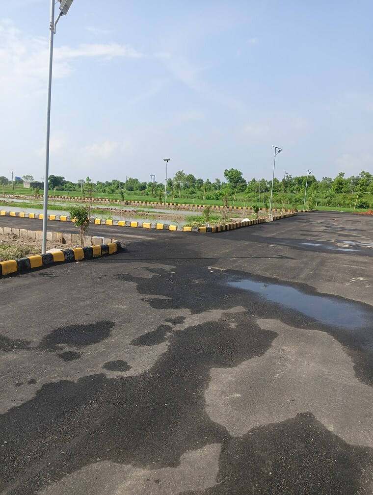 undefined, yamuna expressway  1000 Sq.Yd. Plot In Yamuna Expressway Greater Noida 8955468