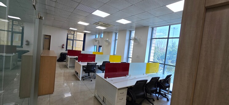 Team Area, sector 3 Commercial Office Space 1200 Sq.Ft. In Sector 3 Noida 8955465