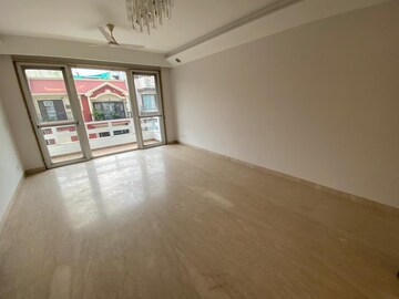 Room in 3 BHK Builder Floor at Saket – for Rent