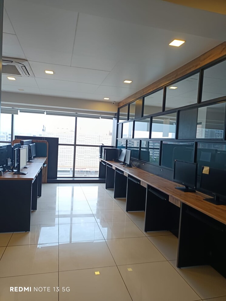 Team Area, science city Commercial Office Space 1803 Sq.Ft. In Science City Ahmedabad 8955533