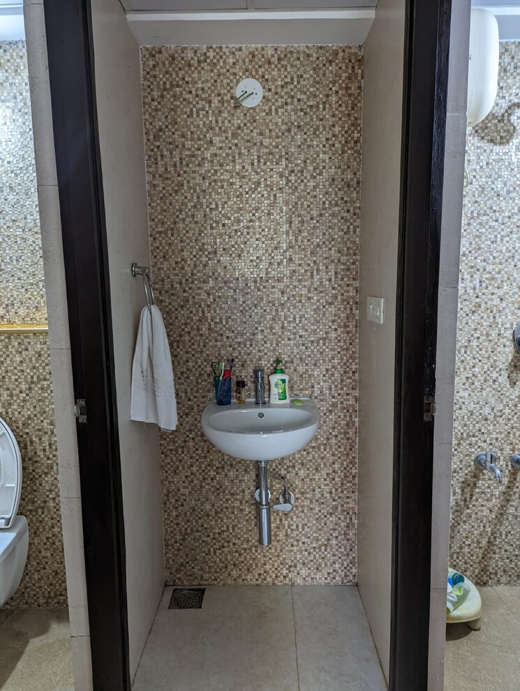 Bathroom, lodha-palava-city-lakeshore-greens 1 Bedroom 510 Sq.Ft. Apartment In Dombivli East Thane 8955574