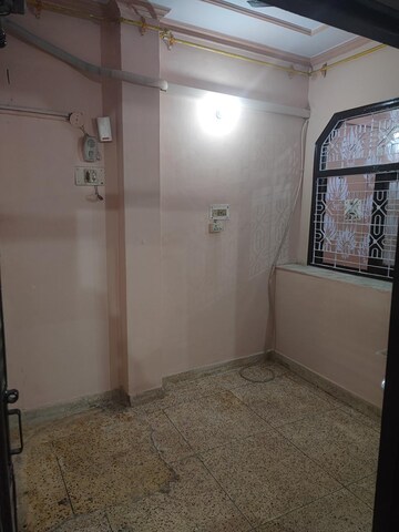 Room in 2 BHK Builder Floor at Mayur Vihar Phase 1 – for Rent