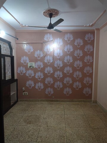 Bedroom in 2 BHK Builder Floor at Mayur Vihar Phase 1 – for Rent