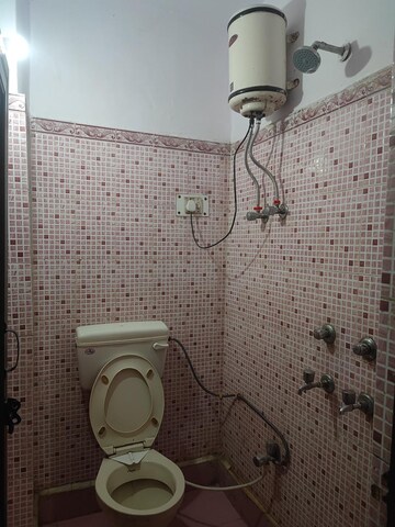 Bathroom in 2 BHK Builder Floor at Mayur Vihar Phase 1 – for Rent