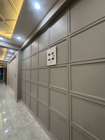 Room in 3 BHK Builder Floor at Uttam Nagar – for Rent
