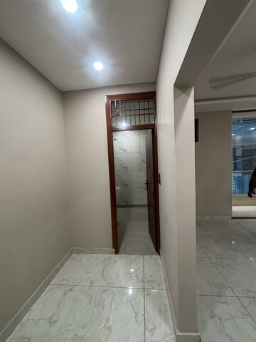 Room in 3 BHK Builder Floor at Uttam Nagar – for Rent