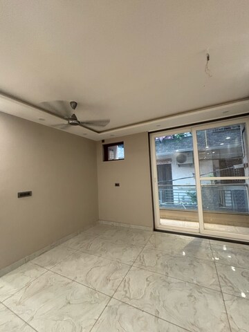 Master Bedroom in 3 BHK Builder Floor at Uttam Nagar – for Rent