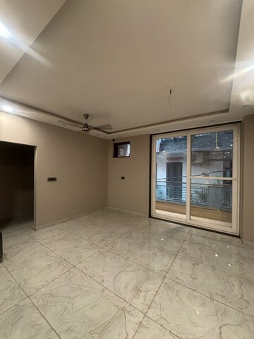 Master Bedroom in 3 BHK Builder Floor at Uttam Nagar – for Rent
