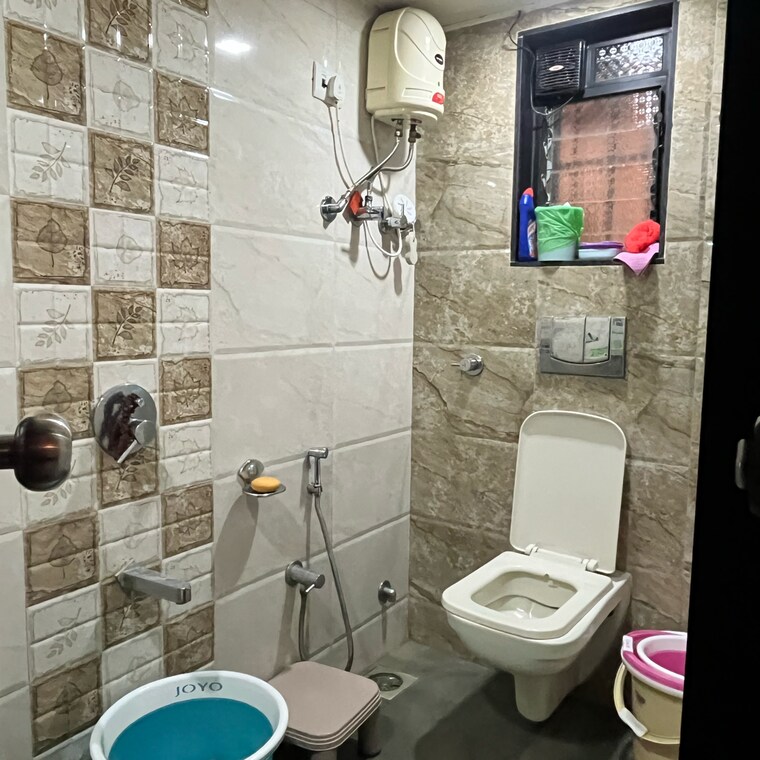 Bathroom, new-brahmand-phase-7-chs 2 Bedroom 650 Sq.Ft. Apartment In Kiran Mill Colony Thane 8955605