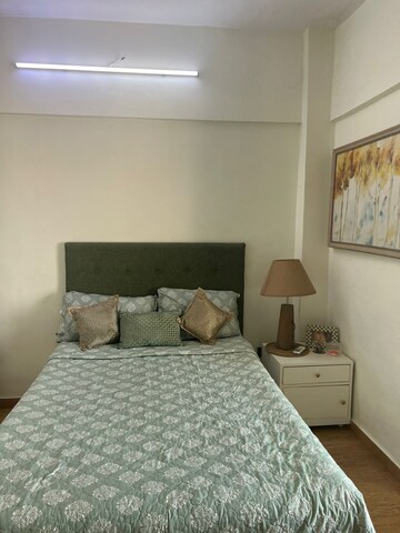 Bedroom in 2 BHK Apartment at Movie Tower, Andheri West – for Rent