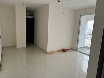 Room in 2 BHK Apartment at Yashwin Orrizonte, Kharadi – for Rent