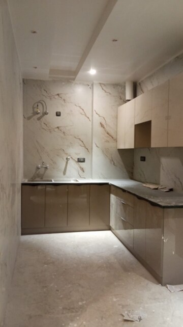 Bathroom in 1.5 BHK Independent House at Sector 41 – for Rent