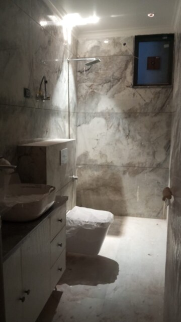 Bathroom in 1.5 BHK Independent House at Sector 41 – for Rent
