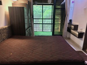 Room in 2 BHK Apartment at Raheja Interface Heights, Malad West – for Sale