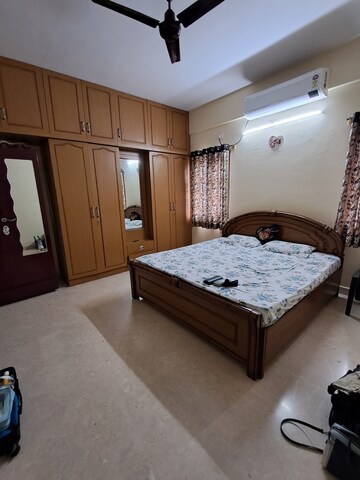 Bedroom in 3 BHK Builder Floor at Jayanagar – for Rent