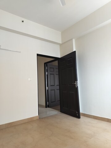 4 BHK Apartment For Rent in Wave Amore, Sector 32