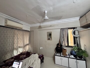 Team Area in 3 BHK Apartment at Arshie Complex, Versova – for Rent