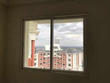 Room in 2 BHK Apartment at Prestige Lakeside Habitat, Varthur – for Rent