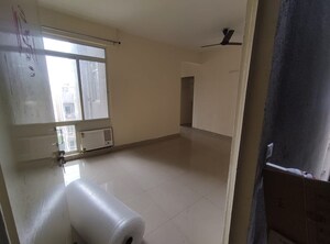 Room in 3 BHK Apartment at Conscient Habitat Residences, Sector 78 – for Sale