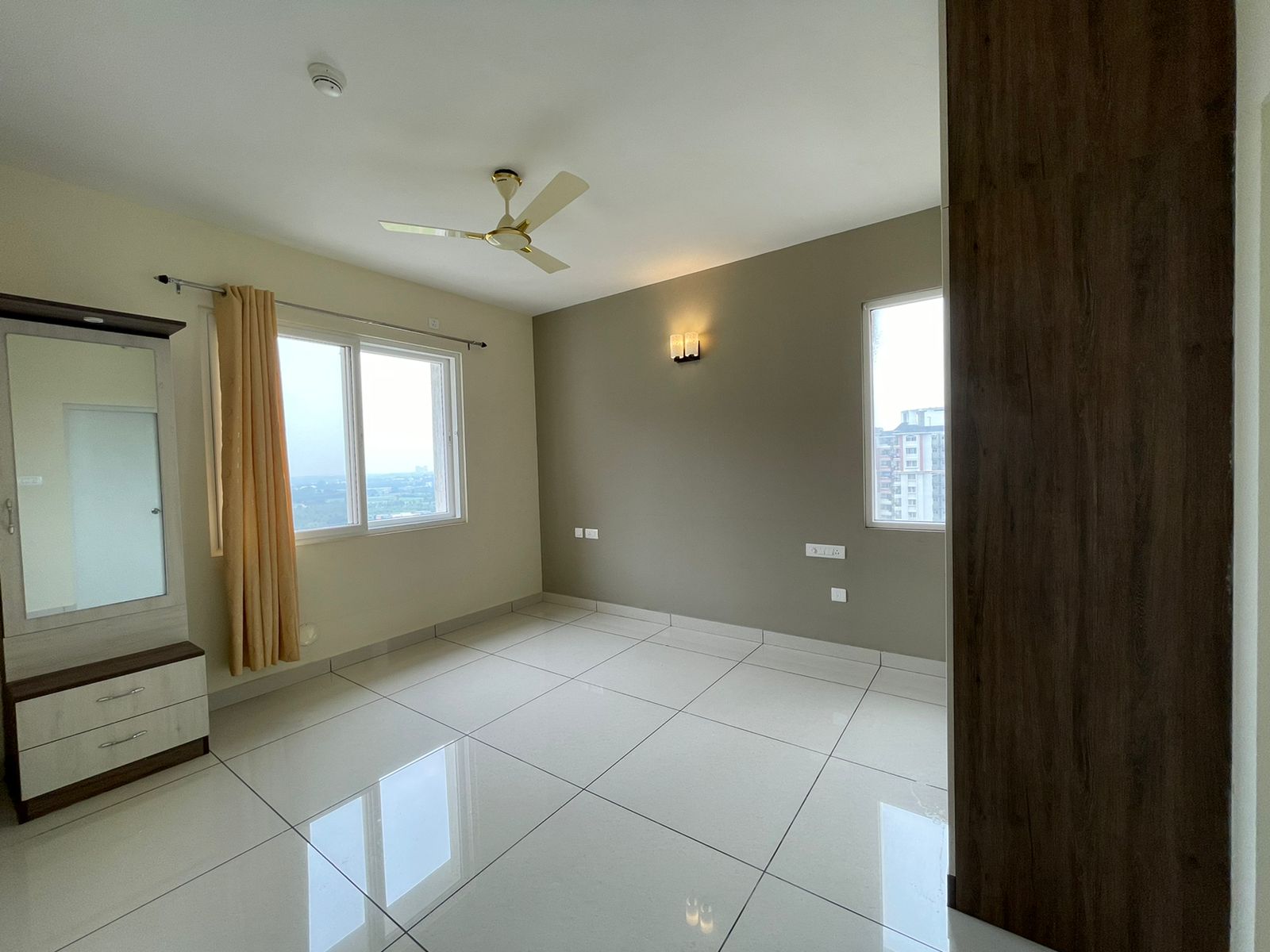2 BHK Apartment For Rent in Prestige Lakeside Habitat
