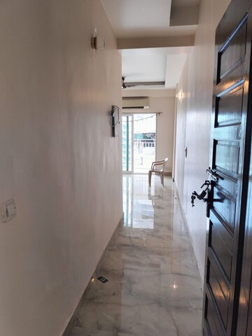 Building Lobby in 2.5 BHK Apartment at Mahagun Moderne, Sector 78 – for Sale