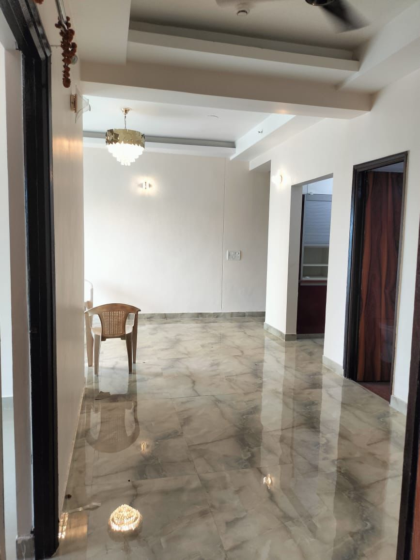 2.5 BHK + Study Room Apartment For Sale in Mahagun Moderne