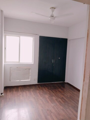 Room in 2 BHK Apartment at Paras Seasons, Sector 168 – for Rent