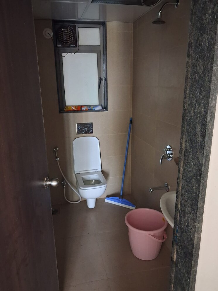 Bathroom, runwal-eirene 2 Bedroom 568 Sq.Ft. Apartment In Balkum Pada Thane 8955827