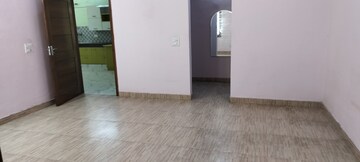 Room in 3 BHK Independent House at RWA Apartments Sector 50, Sector 50 – for Rent