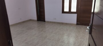Room in 3 BHK Independent House at RWA Apartments Sector 50, Sector 50 – for Rent
