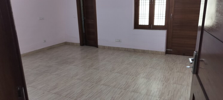 Room, rwa-apartments-sector-50 3 Bedroom 250 Sq.Mt. Independent House In Sector 50 Noida 8955840