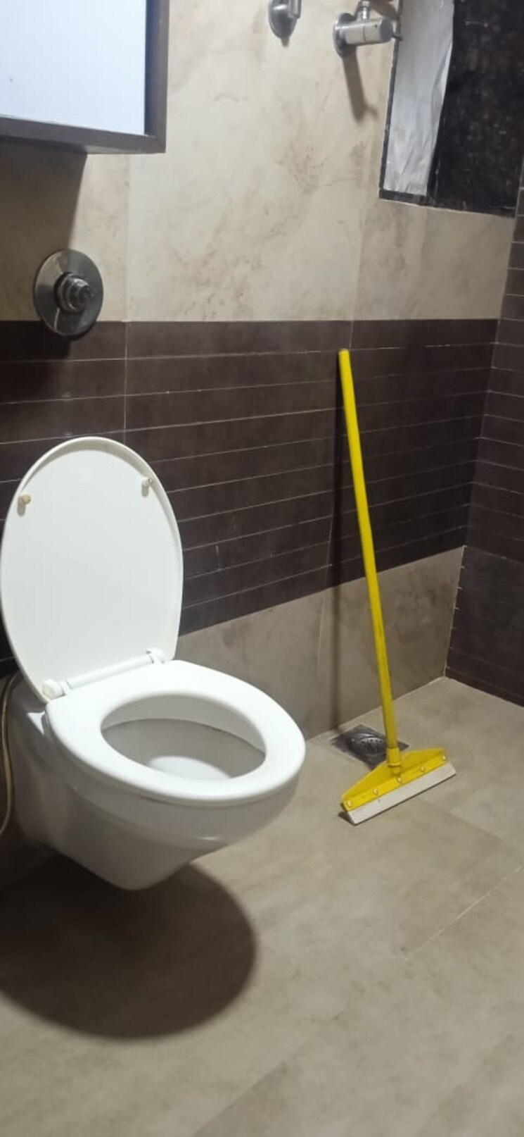 Bathroom, vasant-valley-complex 2 Bedroom 1000 Sq.Ft. Apartment In Malad East Mumbai 8955842